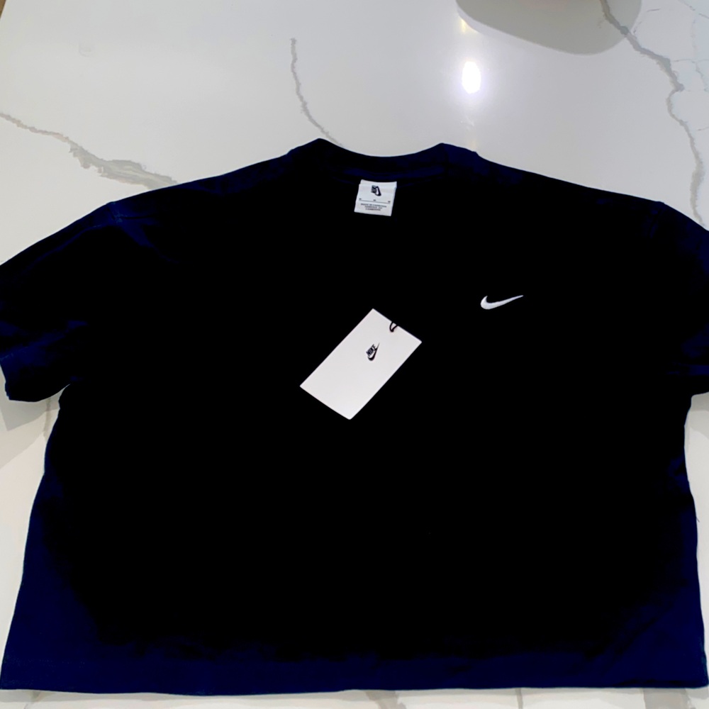 Nike‎ Midnight Black Tee - Women’s Size Small - NWT